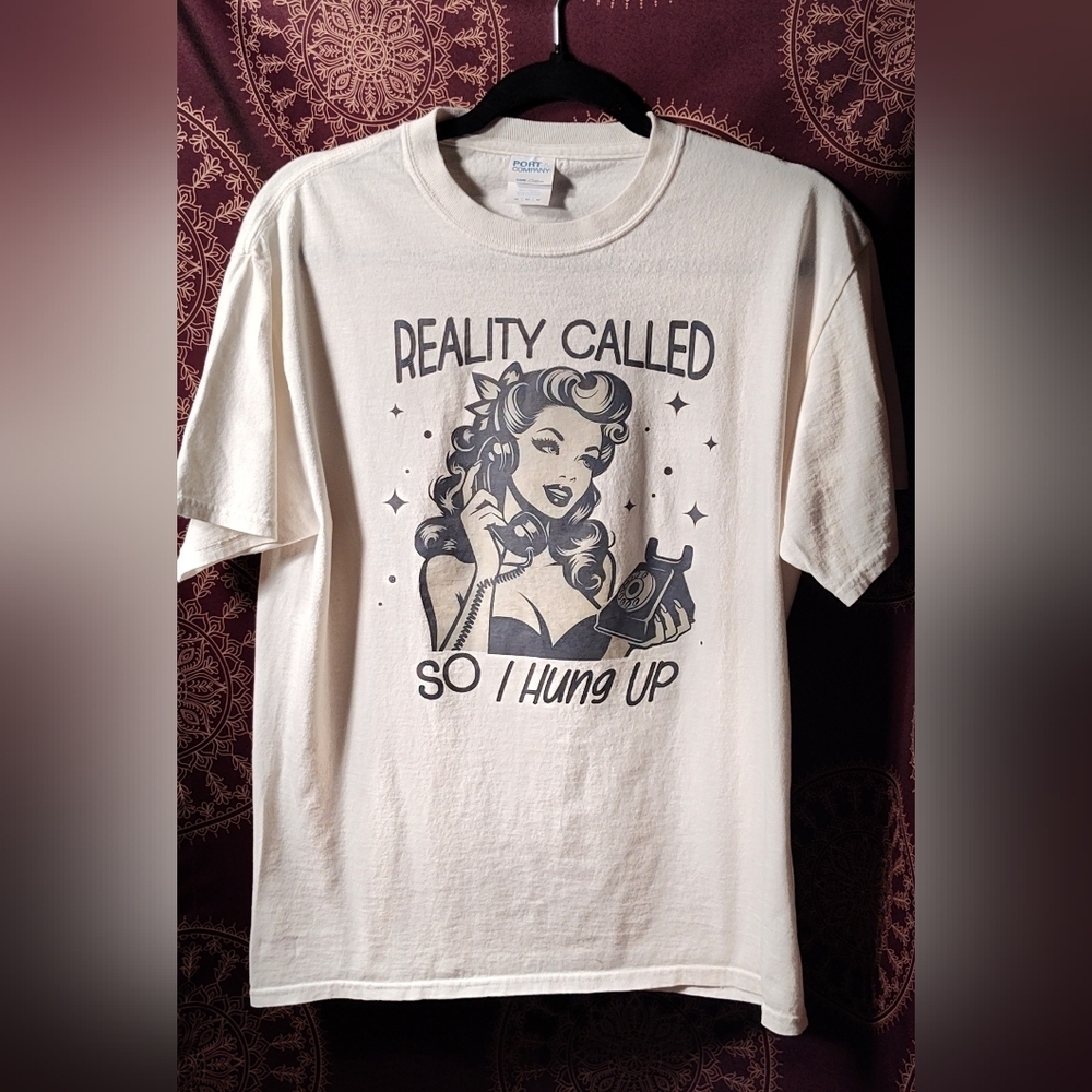 Graphic Tee with SarcaSStic Retro Design For Your Average Smart 🫏